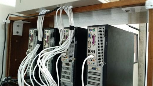 Conexões (fundo da máquina).